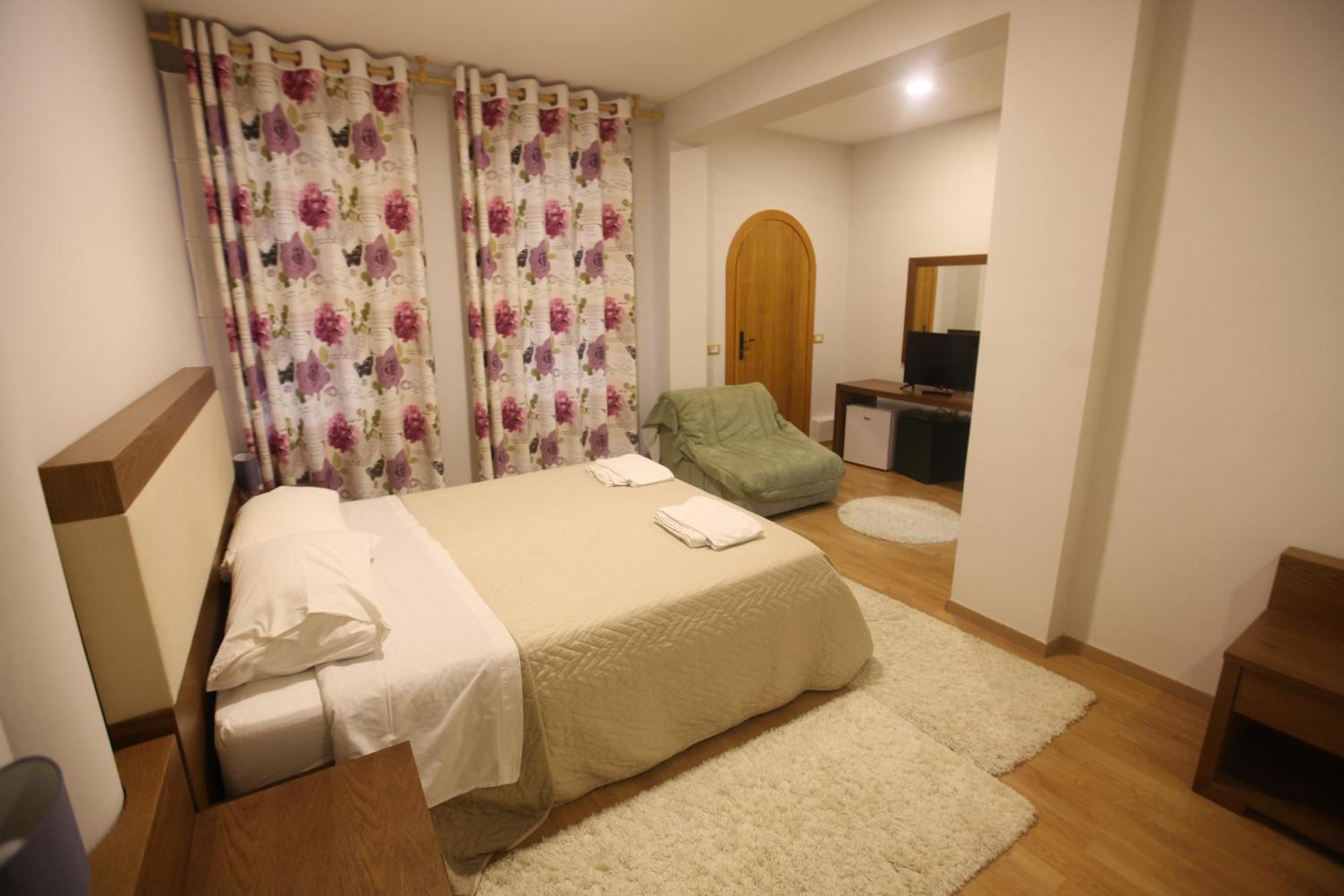 Hotel Sofo Dukat Ngoại thất bức ảnh