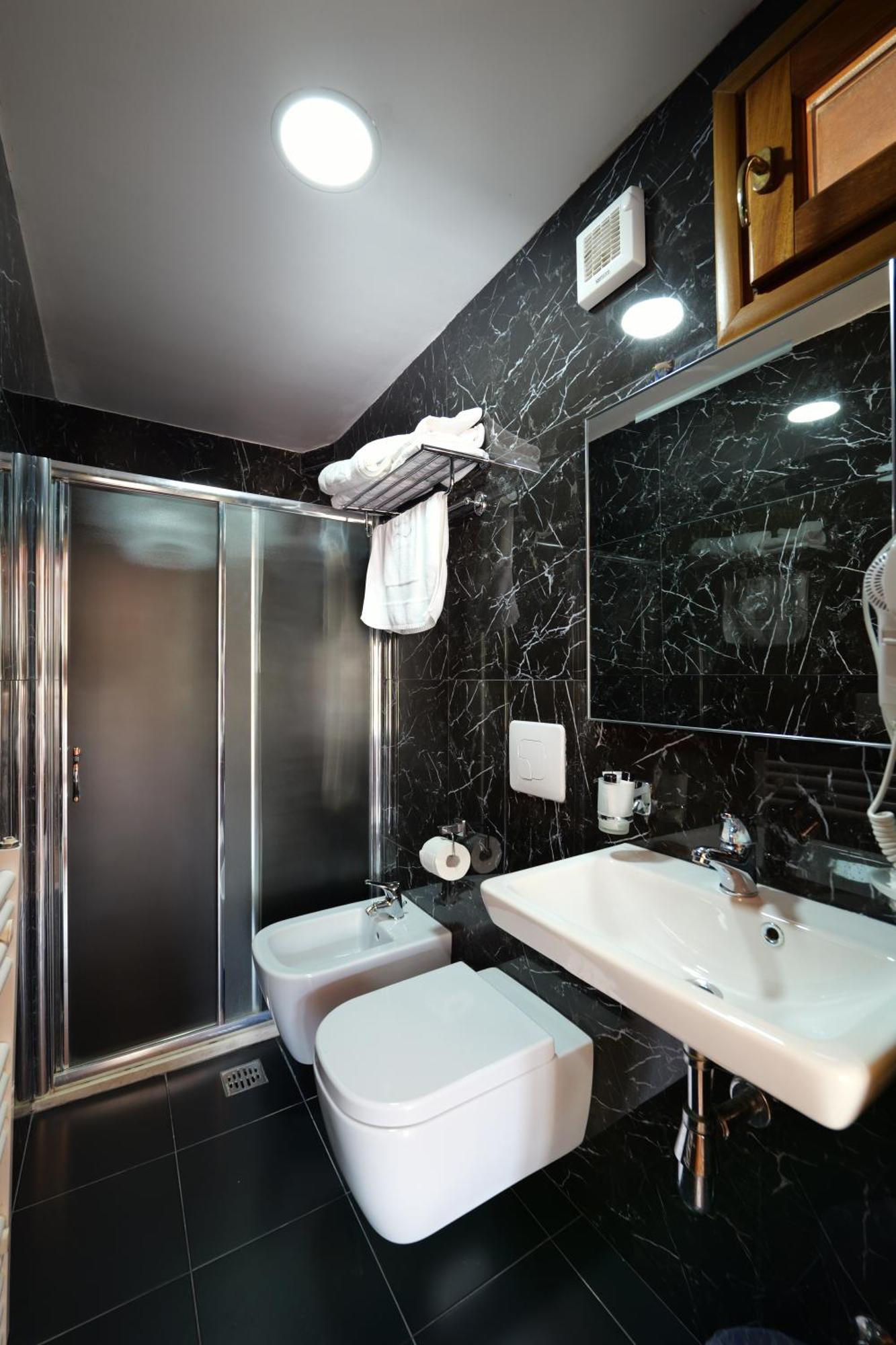Hotel Sofo Dukat Ngoại thất bức ảnh