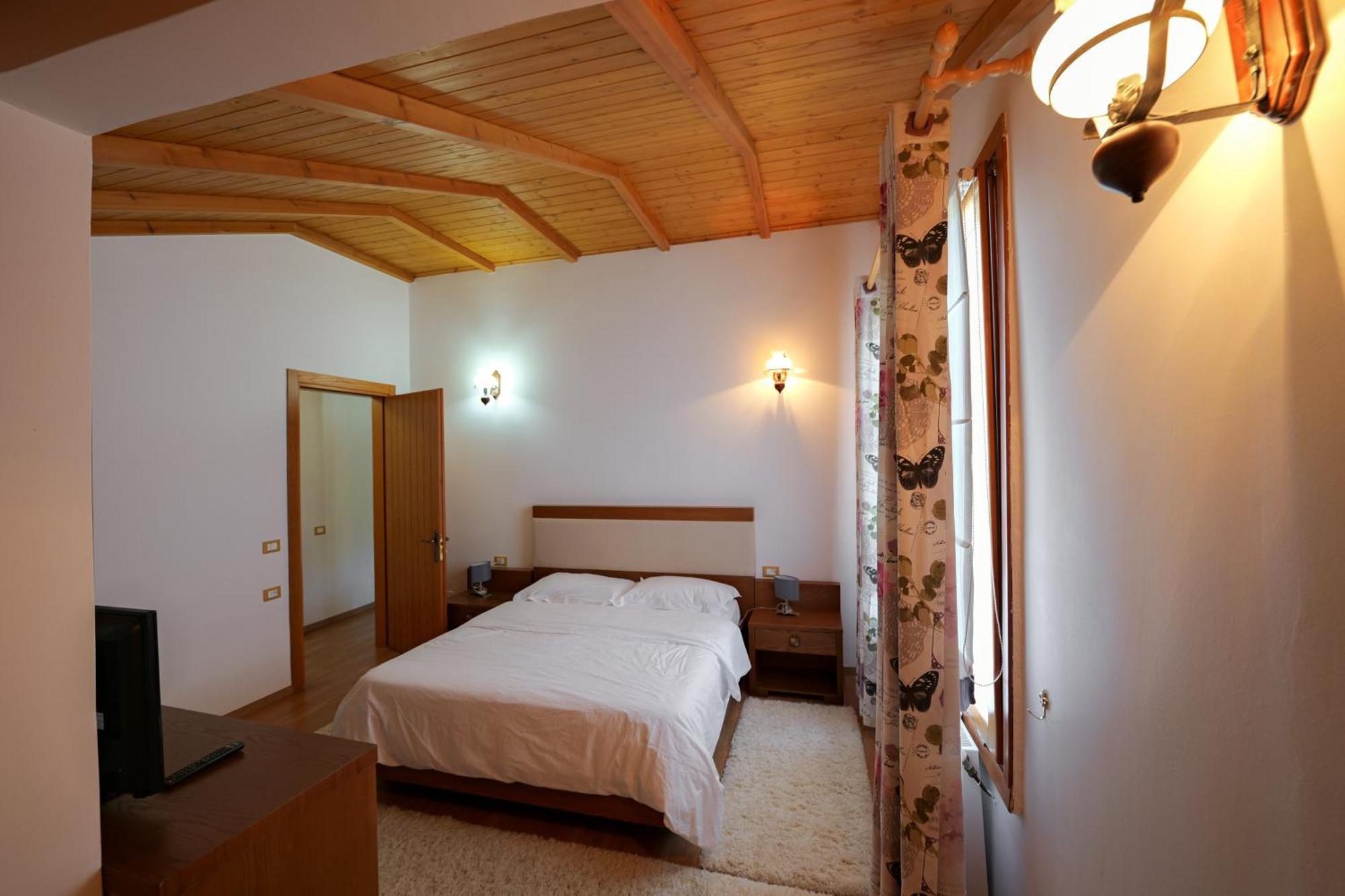 Hotel Sofo Dukat Ngoại thất bức ảnh